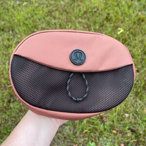 NWOT Lululemon Take It On Belt Bag in Brown and Black